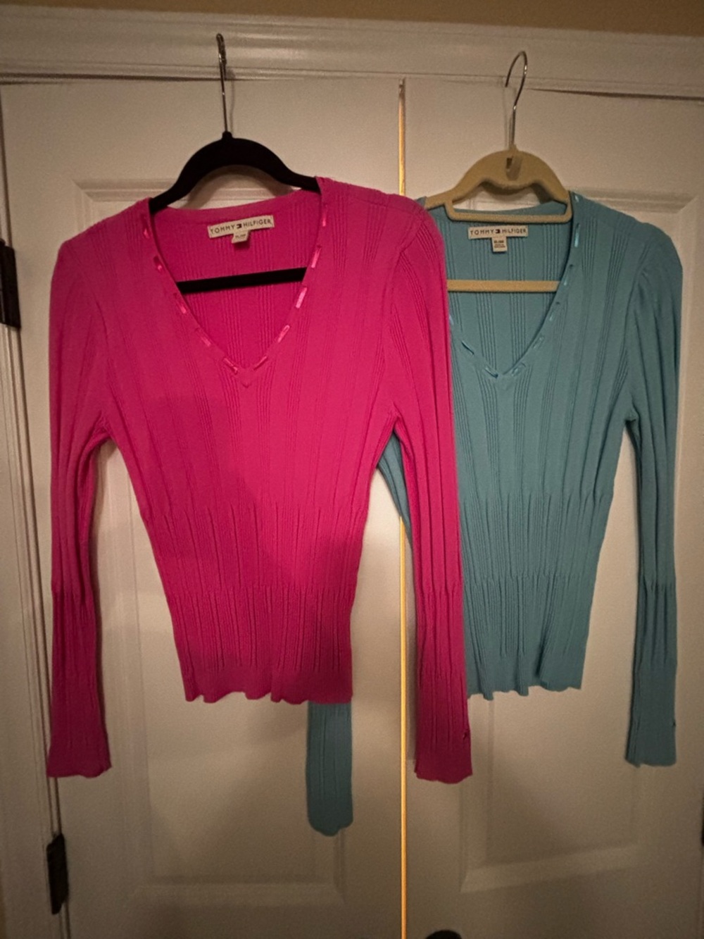 Tommy Hilfiger Women's Ribbed V-Neck Sweaters - Fuchsia & Teal